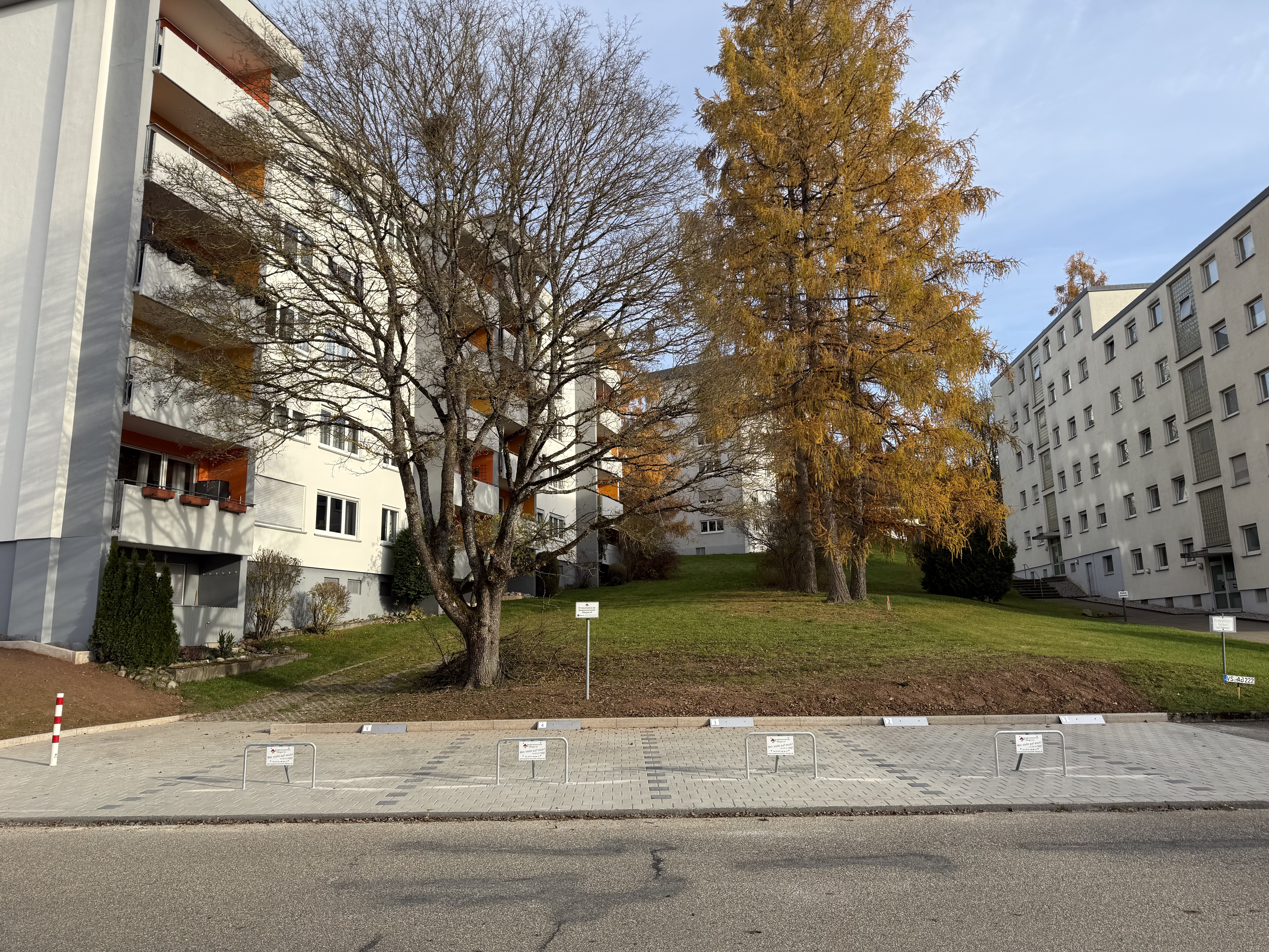 Freie Stellplätze Adlerring  slide